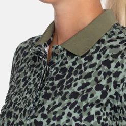 W Tech Hidden Button Pique AOP Svart