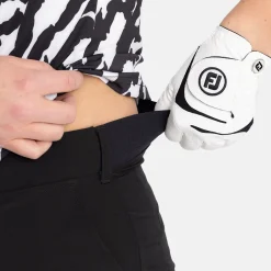 W 4-Way Stretch Short